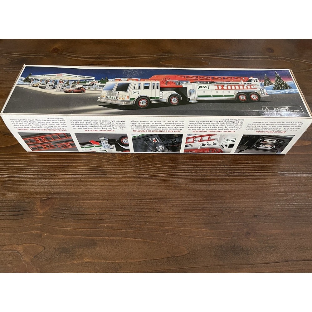 Hess Fire‎ Truck w/Heavy Duty Ladder-2000 Model-Battery Operated-New In Box - Picture 4 of 9